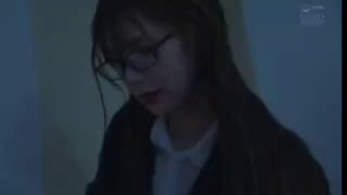 物业保安招聘坐飞机泡到的空姐约到家里啪啪没想到居然是个白虎，再配上制服黑丝美腿简直要人命